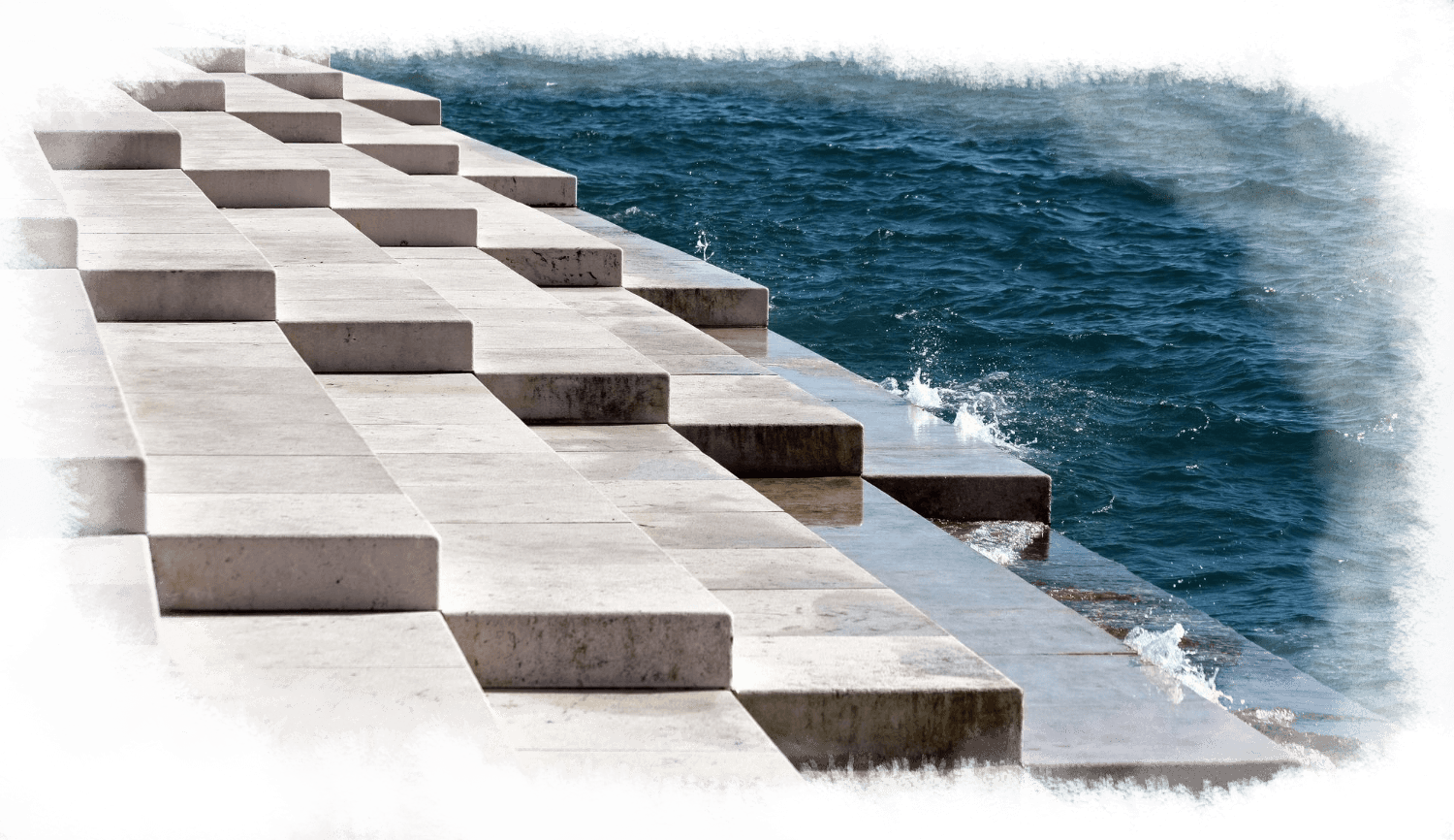 Ein Bild der Marmornen Stufen der Meeresorgel